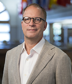 Portrait of Bob Weddle.