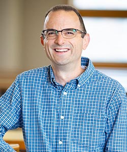 Portrait of Justin Leinaweaver